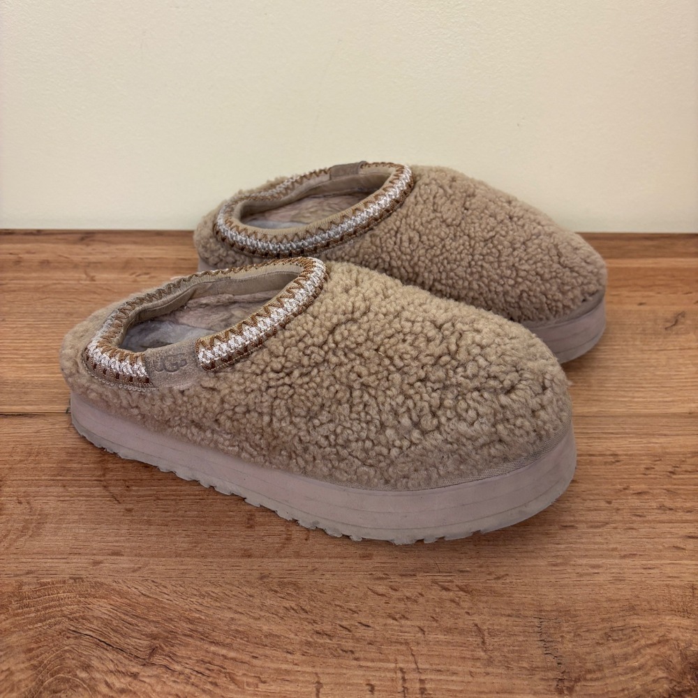 UGG‎ Tazz Maxi Curly Platform Slipper Sand Women Size 9 Clogs Plush Comfort Warm